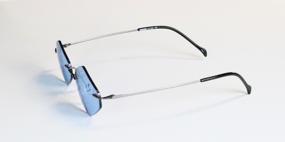 rombo azzurro in titanio occhiali da sole