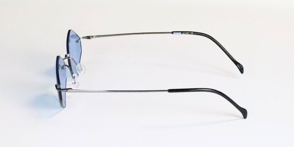 rombo azzurro in titanio occhiali da sole linea bernabei