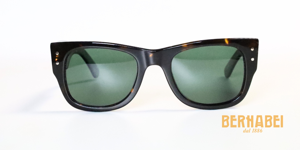 occhiali da sole spessi tartarugato