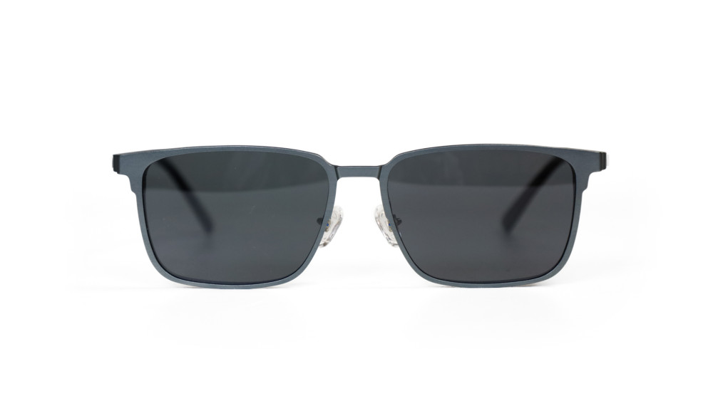 occhiali da vista grigio metallizzato con clip da sole removibili