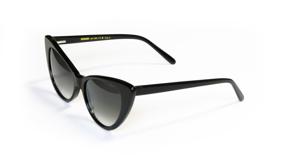 Occhiali da sole Circe montatura nera in acetato vista tre quarti lenti grigio scuro