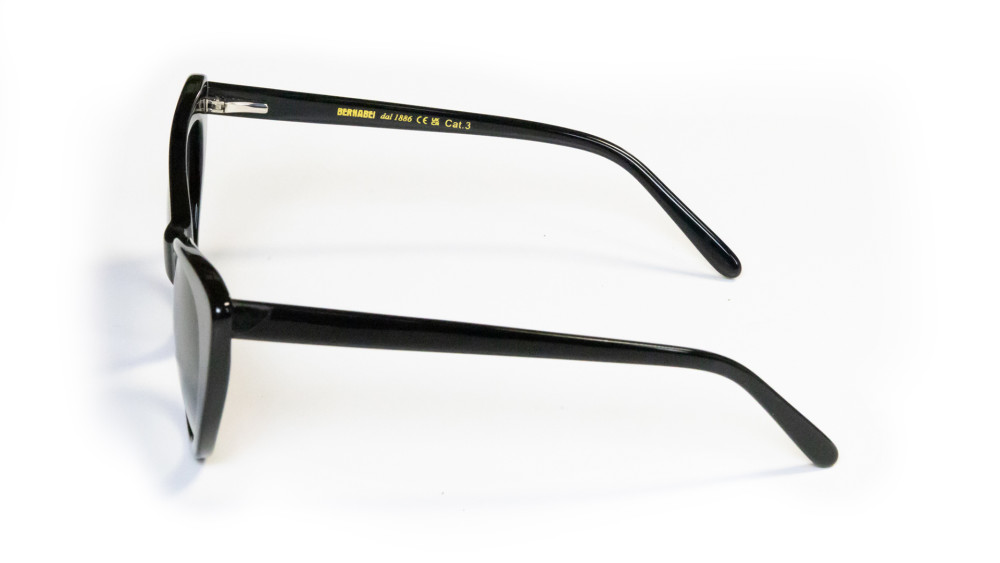 Occhiali da sole Circe vista laterale aste nere in acetato dettaglio montatura