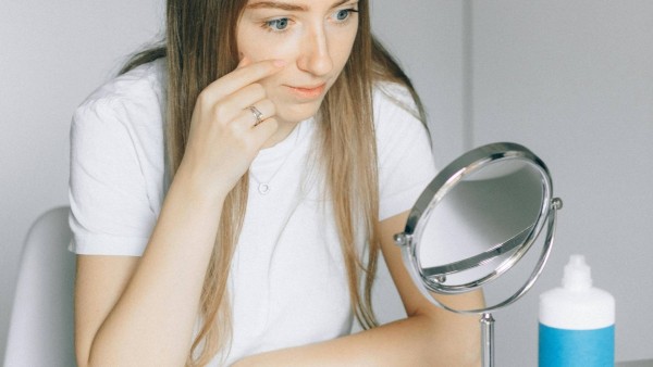 Come mettere le lenti a contatto senza paura