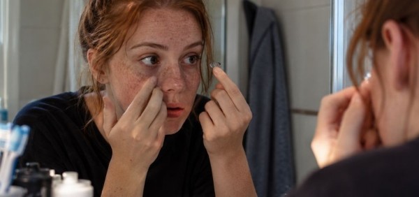 Lenti a contatto usa e getta: si possono riutilizzare? Durata e ore di utilizzo