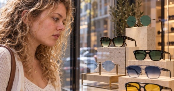 Occhiali da sole con lenti colorate | Bernabei Roma
