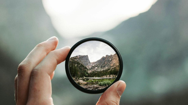 Maculopatia: cos’è, sintomi, cure e occhiali consigliati